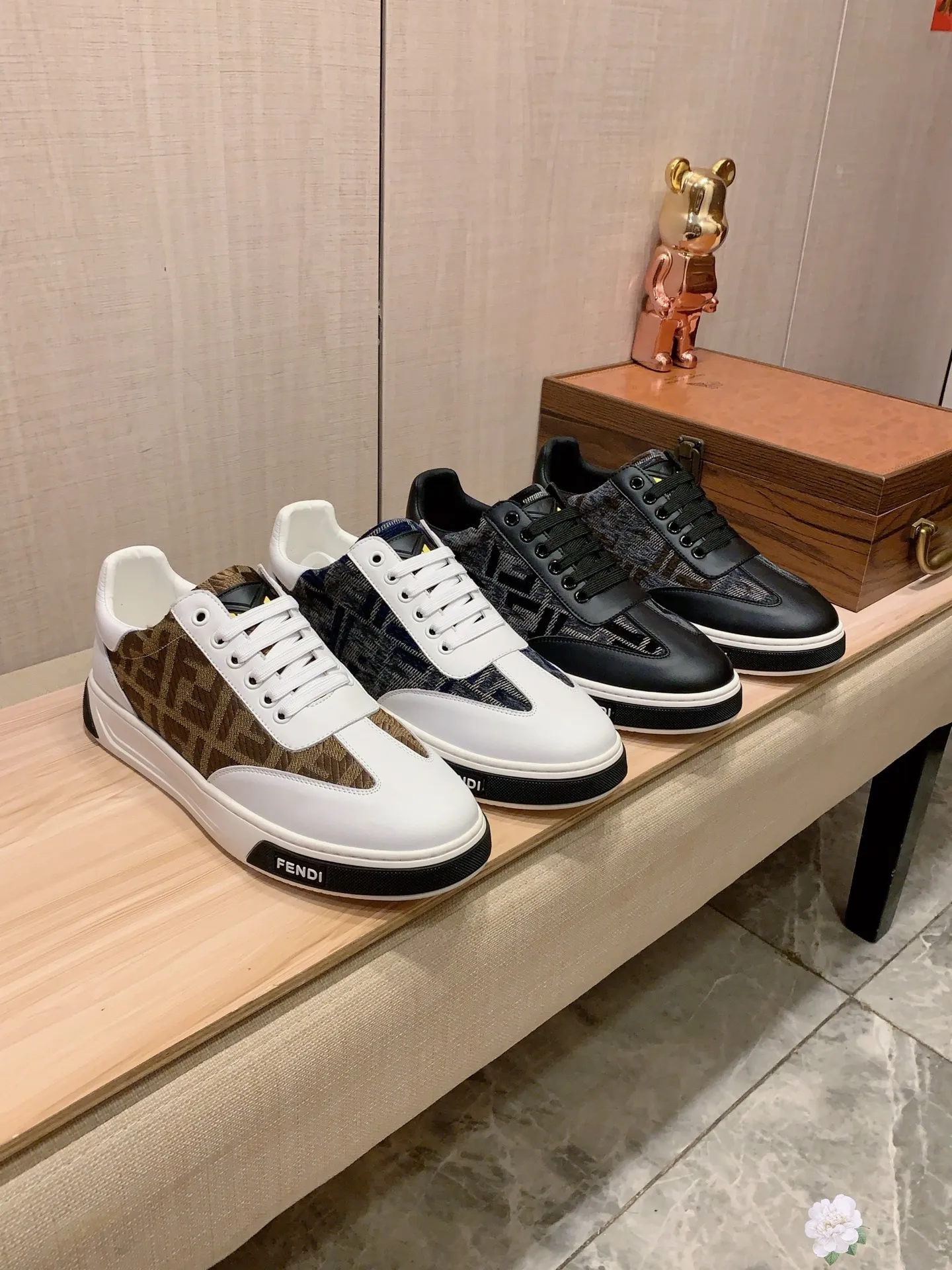 Men's men's shoes 💰420💰💰🎩🎩[Lightning][Lightning] "FENDI*" The latest and most popular casual shoes, top brand [Seduce] luxury ~ purchasing agent, top quality ~. [Strong] The upper is made of imported breathable cowhide with material ➕ breathable sheepskin feet (•) and fine workmanship. The original stylish and stylish soft rubber wear-resistant and non-slip outsole is light and comfortable on the feet. The real thing looks better when photographed in person. 0099: code: 38-44, 4️⃣ colors selected